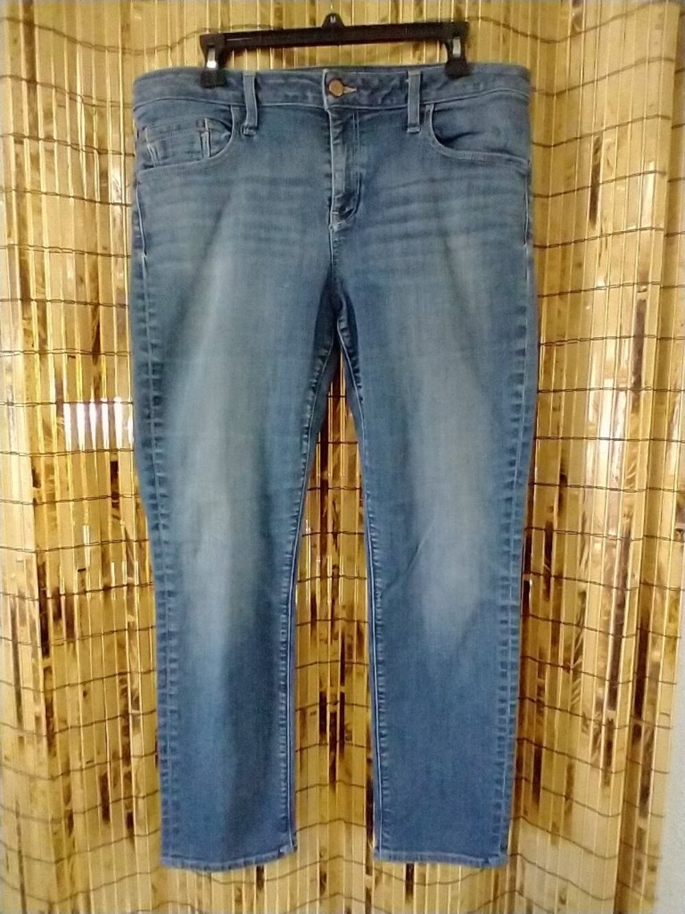 Pilcro and the Letterpress (Anthropologie) Medium-Wash Jeans in Size 33 - Picture 1 of 5